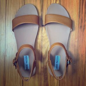 Steve Madden Dina sandal—BRAND NEW, never worn!